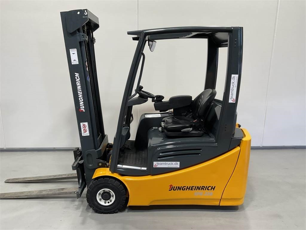 Jungheinrich EFG 216 - 电动叉车:图3 Jungheinrich EFG 216 - 电动叉车:图3