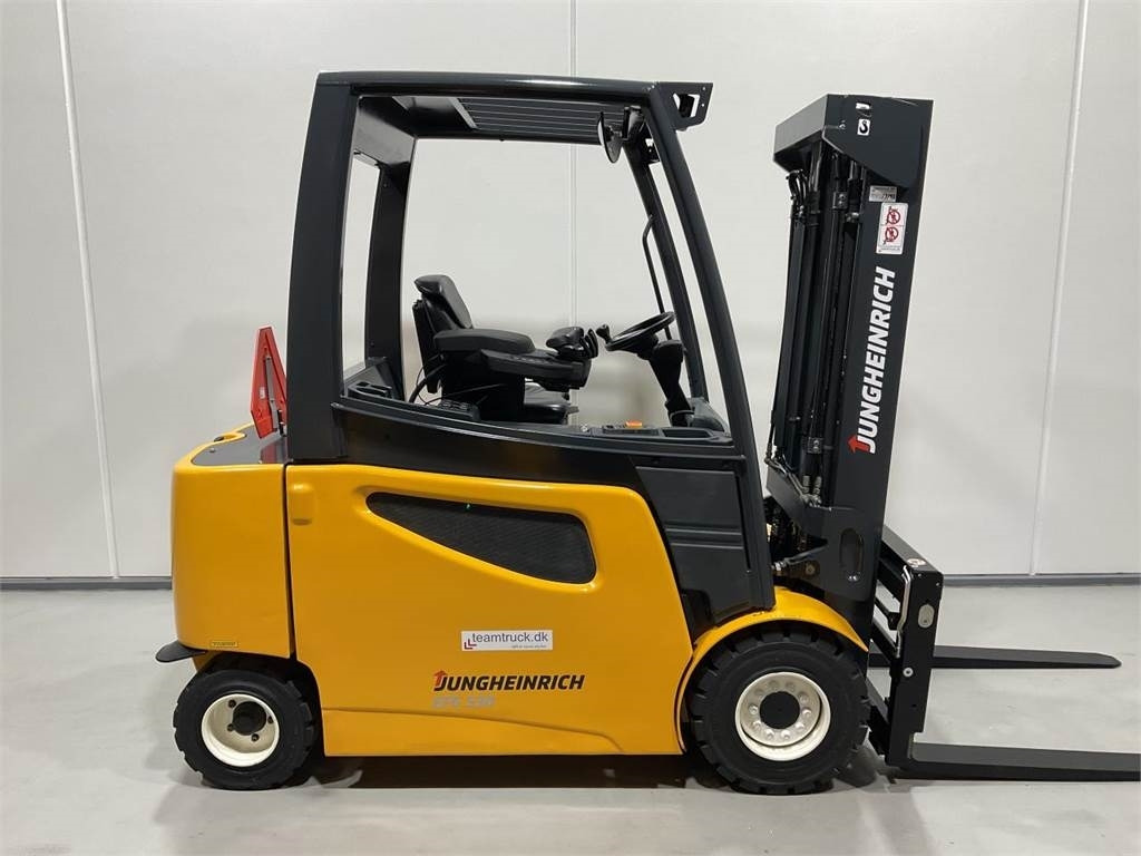 Jungheinrich EFG S30S - 电动叉车:图1 Jungheinrich EFG S30S - 电动叉车:图1