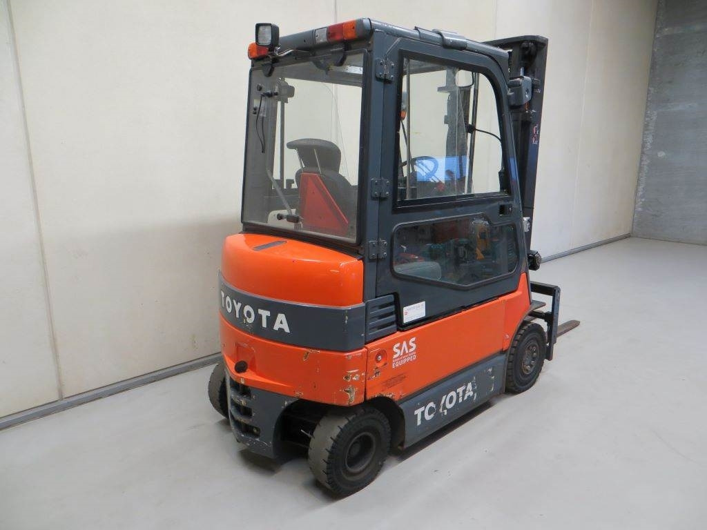 Toyota 7FBMF20 - 电动叉车:图4 Toyota 7FBMF20 - 电动叉车:图4
