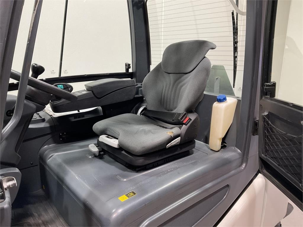 UniCarriers EP45C 2 - 电动叉车:图5 UniCarriers EP45C 2 - 电动叉车:图5