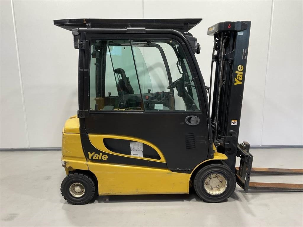 Yale ERP30VL - 电动叉车:图1 Yale ERP30VL - 电动叉车:图1