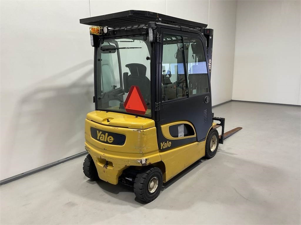 Yale ERP30VL - 电动叉车:图2 Yale ERP30VL - 电动叉车:图2