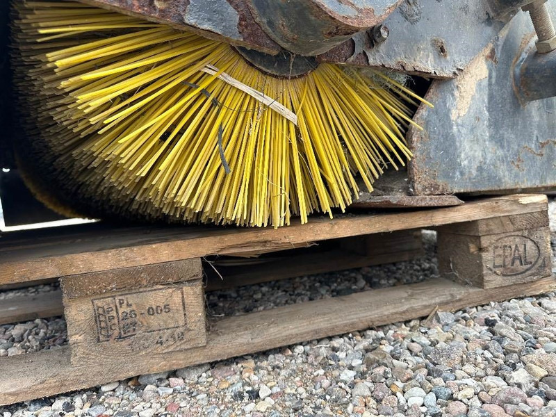 滑移装载机 Bobcat 553：图11