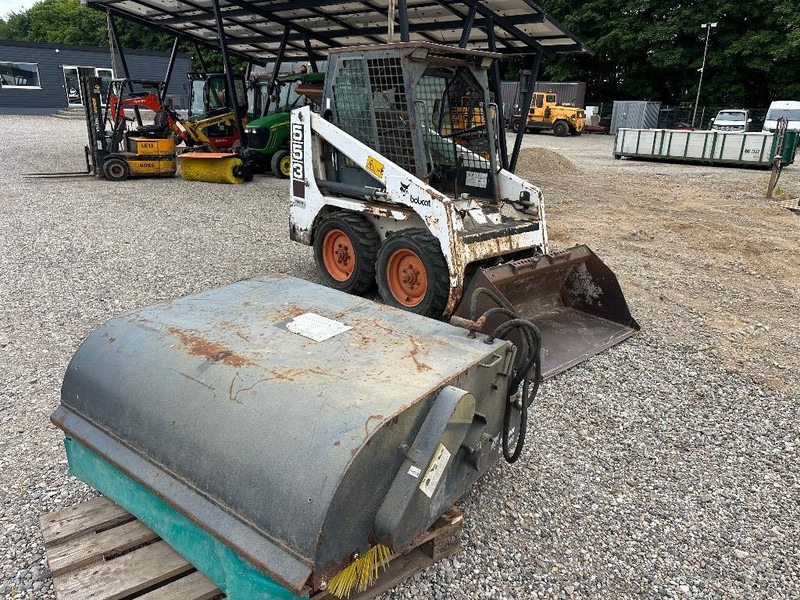 Bobcat 553 - 滑移装载机:图2 Bobcat 553 - 滑移装载机:图2