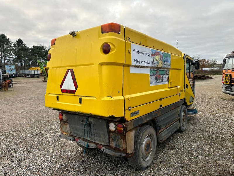 Johnston CN400 - 道路清扫机:图5 Johnston CN400 - 道路清扫机:图5