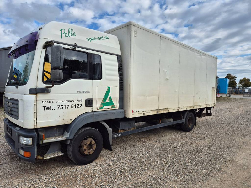 MAN TGL 10 / 12.180 4x2 with lift /ramp - 厢式卡车:图1 MAN TGL 10 / 12.180 4x2 with lift /ramp - 厢式卡车:图1