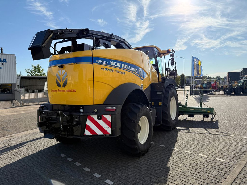 New Holland FR550 Forage Cruiser + Krone Easycollect - 饲料收割机:图4 New Holland FR550 Forage Cruiser + Krone Easycollect - 饲料收割机:图4