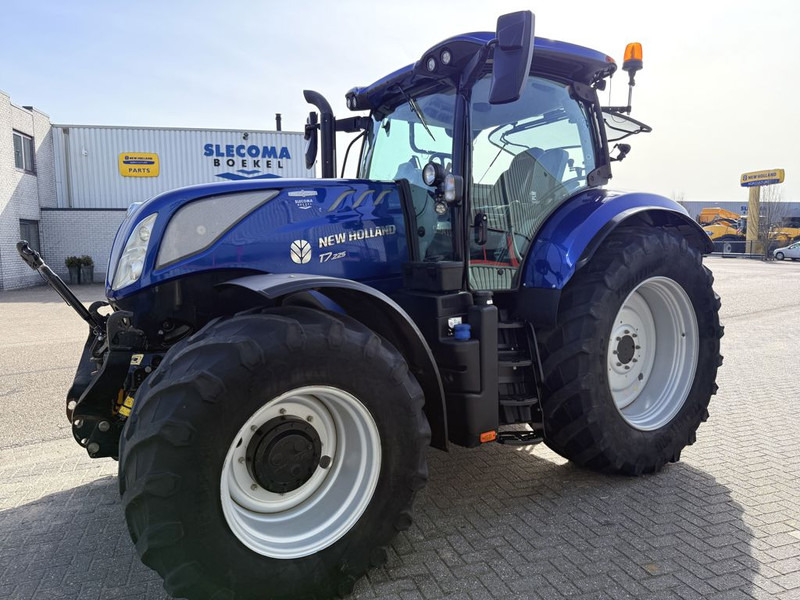 New Holland T7.225 AC Stage V Blue Power - 拖拉机:图1 New Holland T7.225 AC Stage V Blue Power - 拖拉机:图1