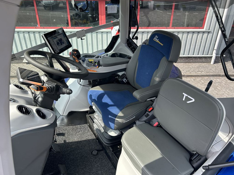 New Holland T7.300 AC New Gen Blue Power DEMO - 拖拉机:图5 New Holland T7.300 AC New Gen Blue Power DEMO - 拖拉机:图5