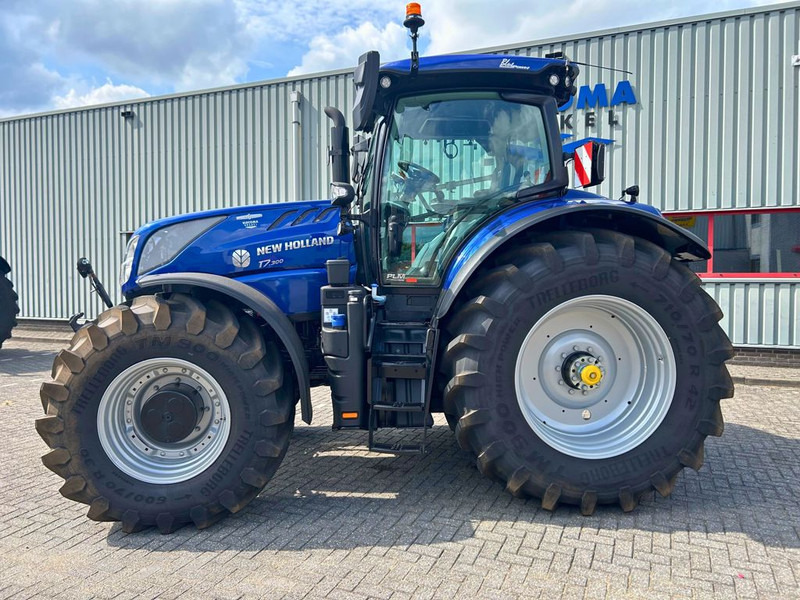 New Holland T7.300 AC New Gen Blue Power DEMO - 拖拉机:图2 New Holland T7.300 AC New Gen Blue Power DEMO - 拖拉机:图2