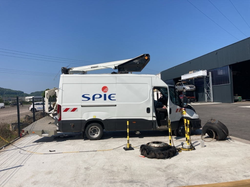 IVECO DAILY FOURGON 50C18 - 车载空中平台:图2 IVECO DAILY FOURGON 50C18 - 车载空中平台:图2