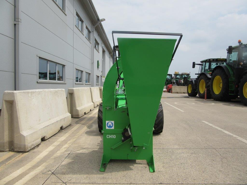AVANT WOOD CHIPPER CH100 - 紧凑型装载机:图3 AVANT WOOD CHIPPER CH100 - 紧凑型装载机:图3