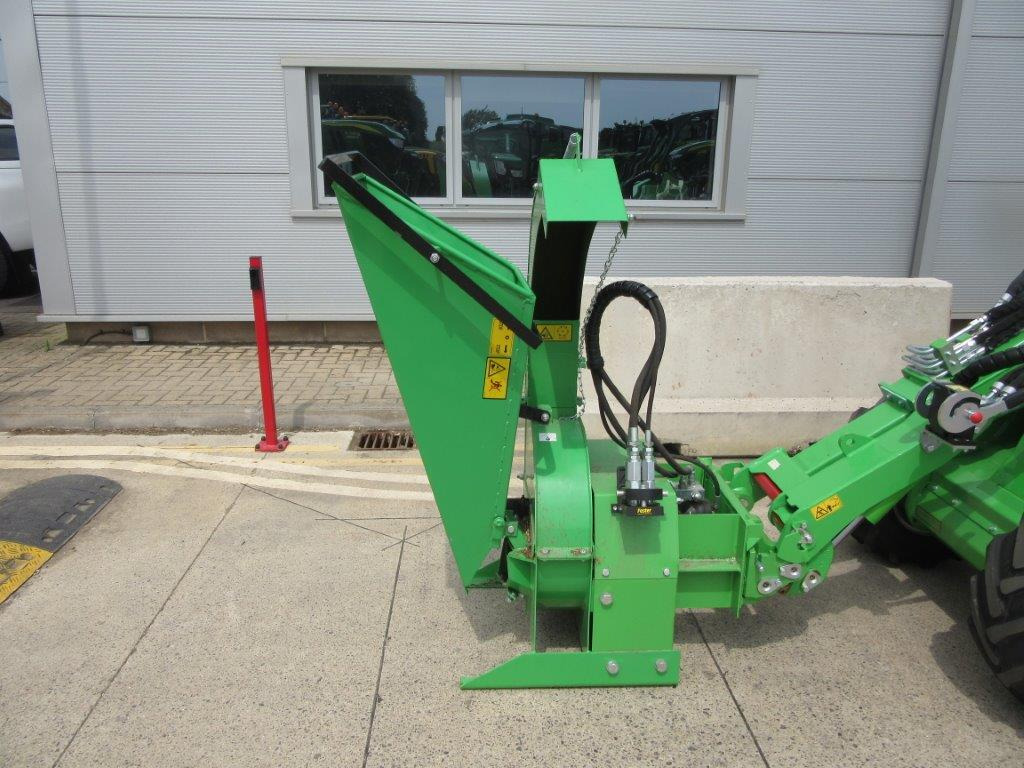 AVANT WOOD CHIPPER CH100 - 紧凑型装载机:图2 AVANT WOOD CHIPPER CH100 - 紧凑型装载机:图2