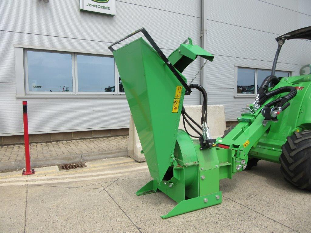 AVANT WOOD CHIPPER CH100 - 紧凑型装载机:图1 AVANT WOOD CHIPPER CH100 - 紧凑型装载机:图1