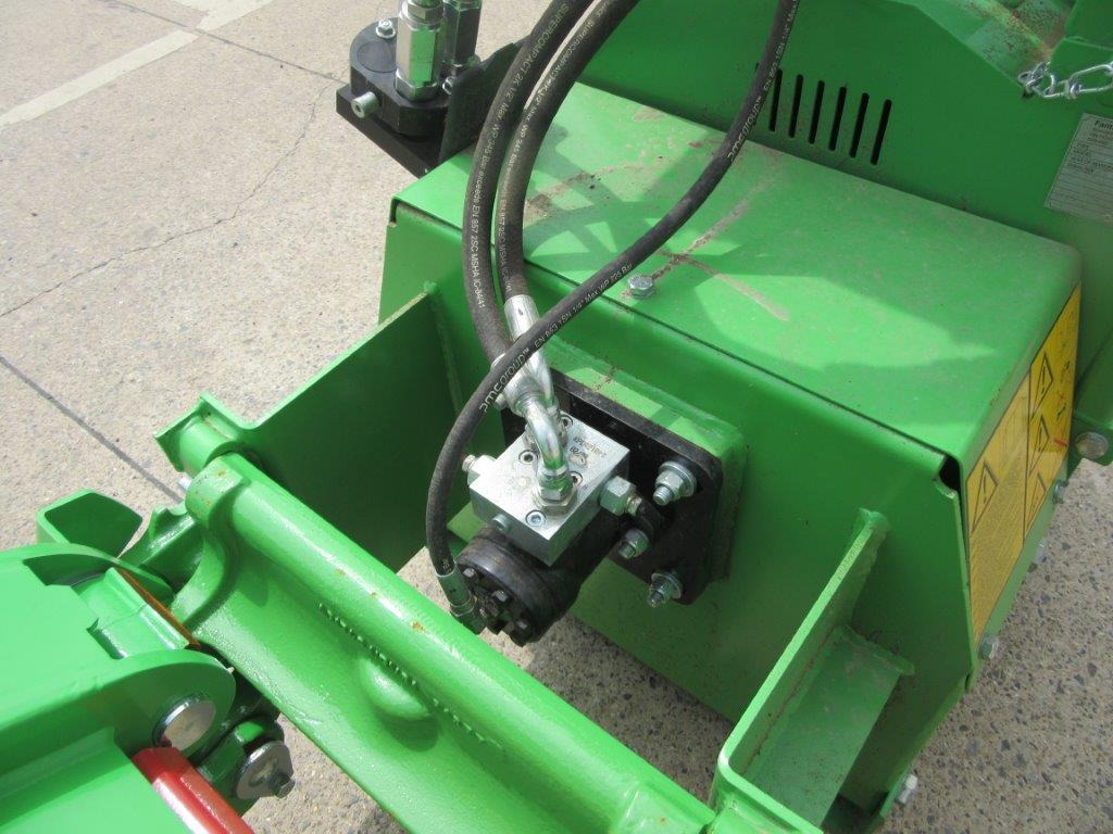 AVANT WOOD CHIPPER CH100 - 紧凑型装载机:图5 AVANT WOOD CHIPPER CH100 - 紧凑型装载机:图5