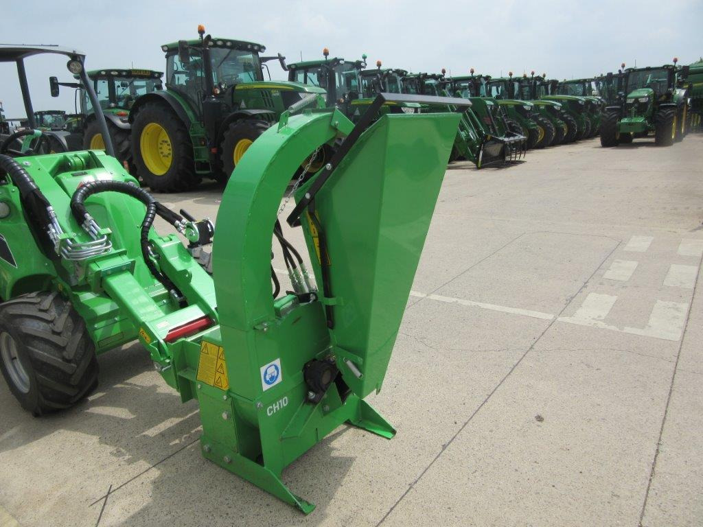 AVANT WOOD CHIPPER CH100 - 紧凑型装载机:图4 AVANT WOOD CHIPPER CH100 - 紧凑型装载机:图4