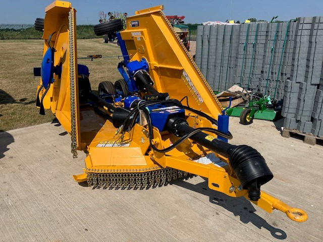 Bomford Turner Tri Wing 4600 - 甩刀式割草机/ 表土疏松机:图2 Bomford Turner Tri Wing 4600 - 甩刀式割草机/ 表土疏松机:图2