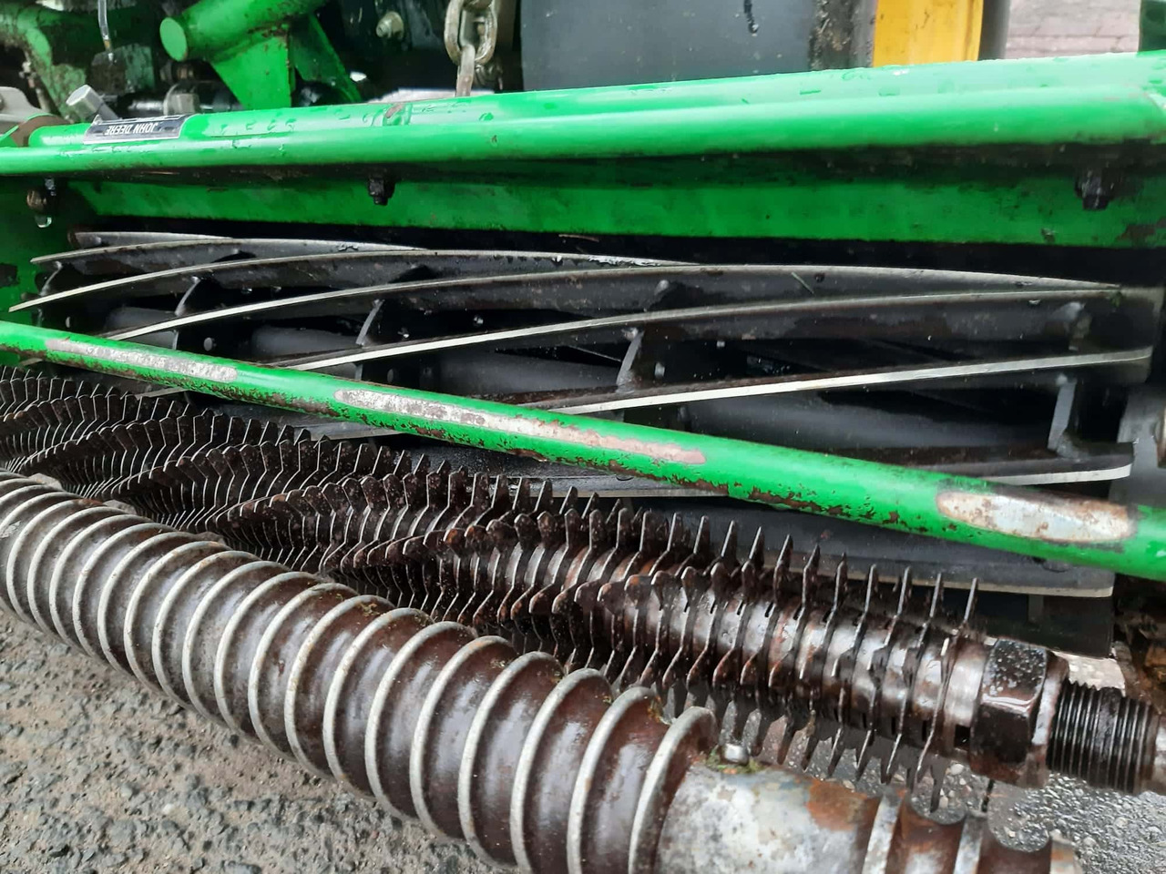 园林割草机 John Deere 2500E greens triple mower：图13