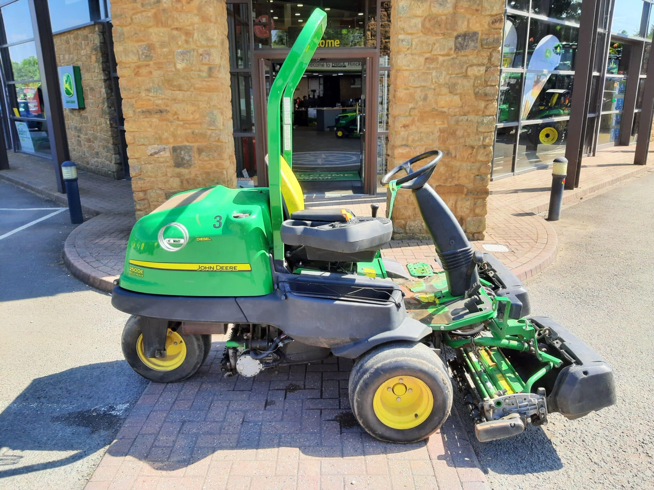 园林割草机 John Deere 2500EH greens triple mower：图6