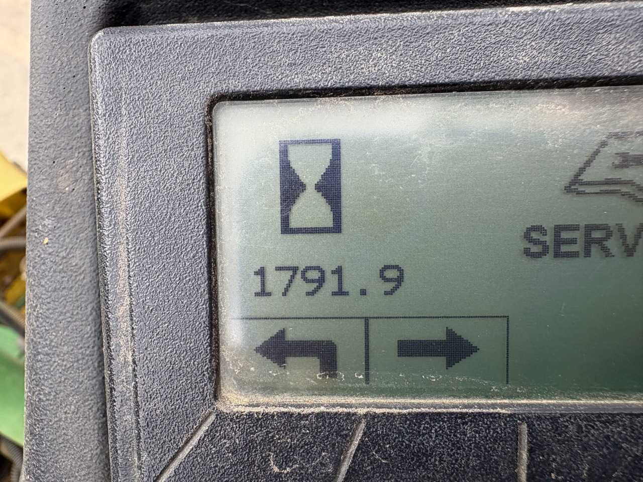 John Deere 2750E Triplex - 园林割草机:图4 John Deere 2750E Triplex - 园林割草机:图4