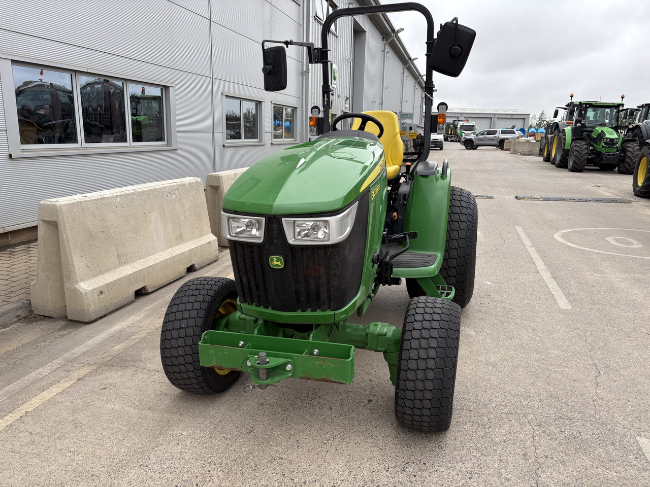 John Deere 3039R Compact Tractor - 紧凑型拖拉机:图3 John Deere 3039R Compact Tractor - 紧凑型拖拉机:图3