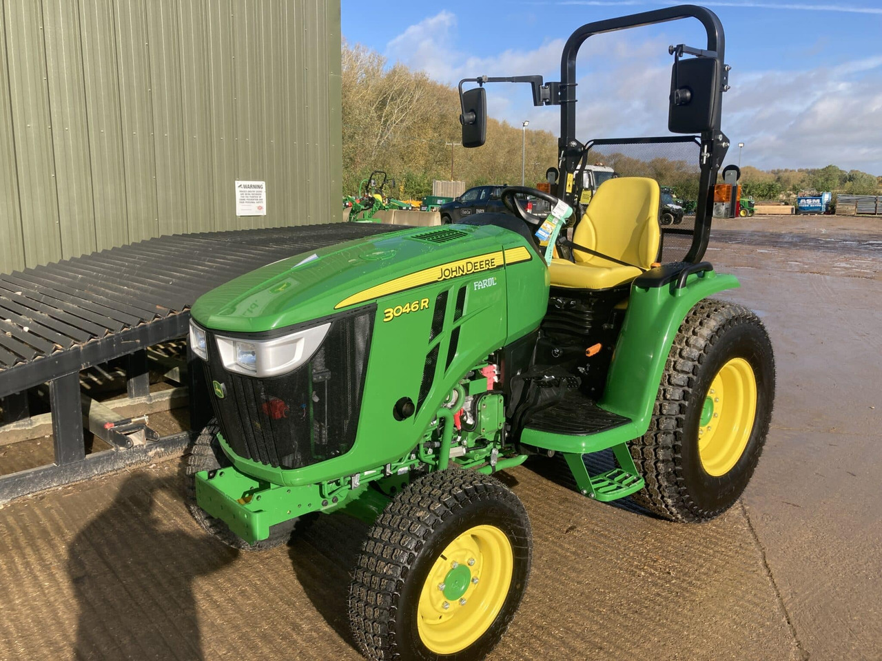 John Deere 3046R compact tractor - 紧凑型拖拉机:图1 John Deere 3046R compact tractor - 紧凑型拖拉机:图1