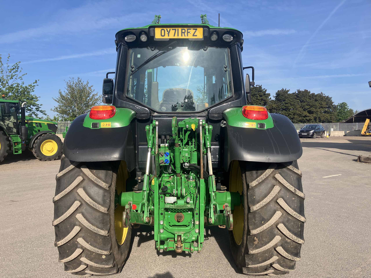 John Deere 6120M - 拖拉机:图4 John Deere 6120M - 拖拉机:图4