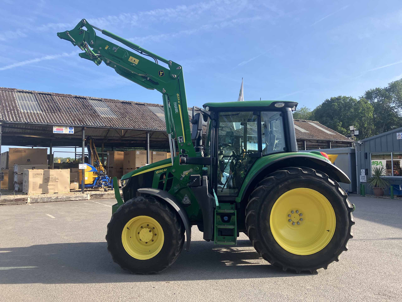 John Deere 6120M - 拖拉机:图2 John Deere 6120M - 拖拉机:图2