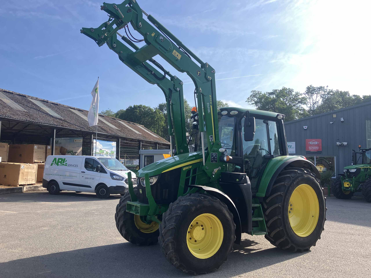 John Deere 6120M - 拖拉机:图1 John Deere 6120M - 拖拉机:图1