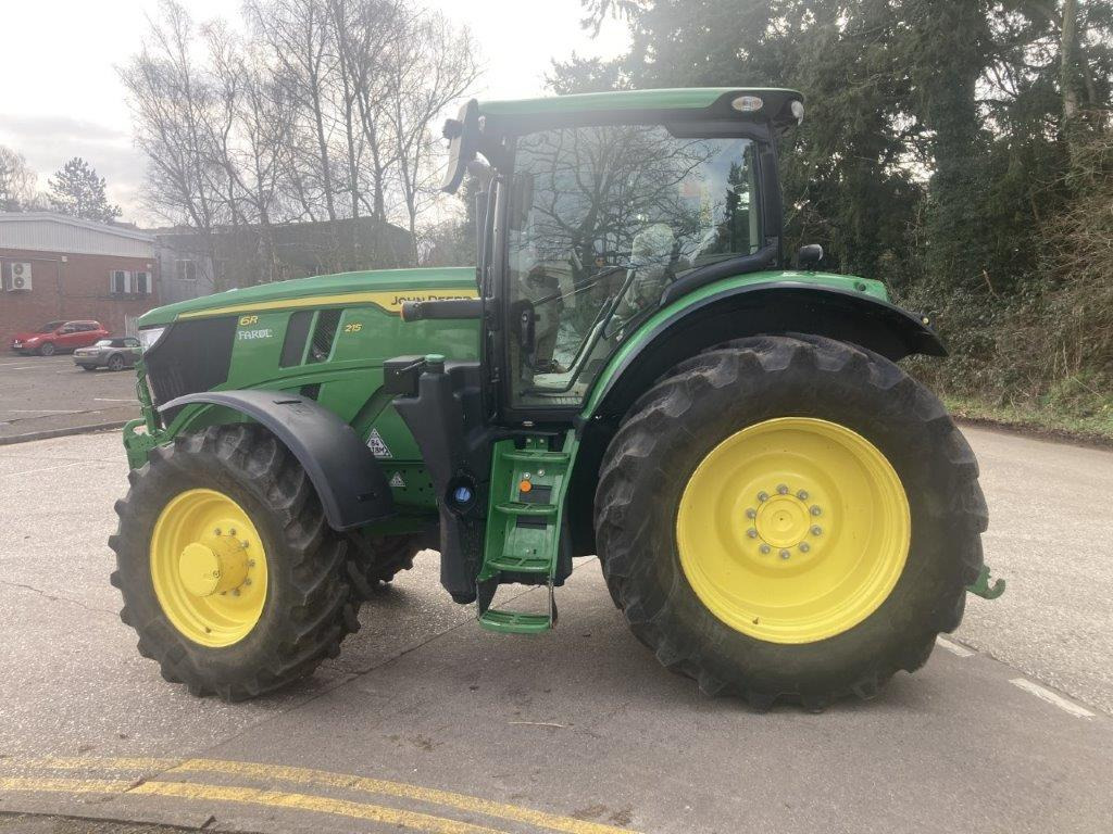 John Deere 6215R - 拖拉机:图2 John Deere 6215R - 拖拉机:图2