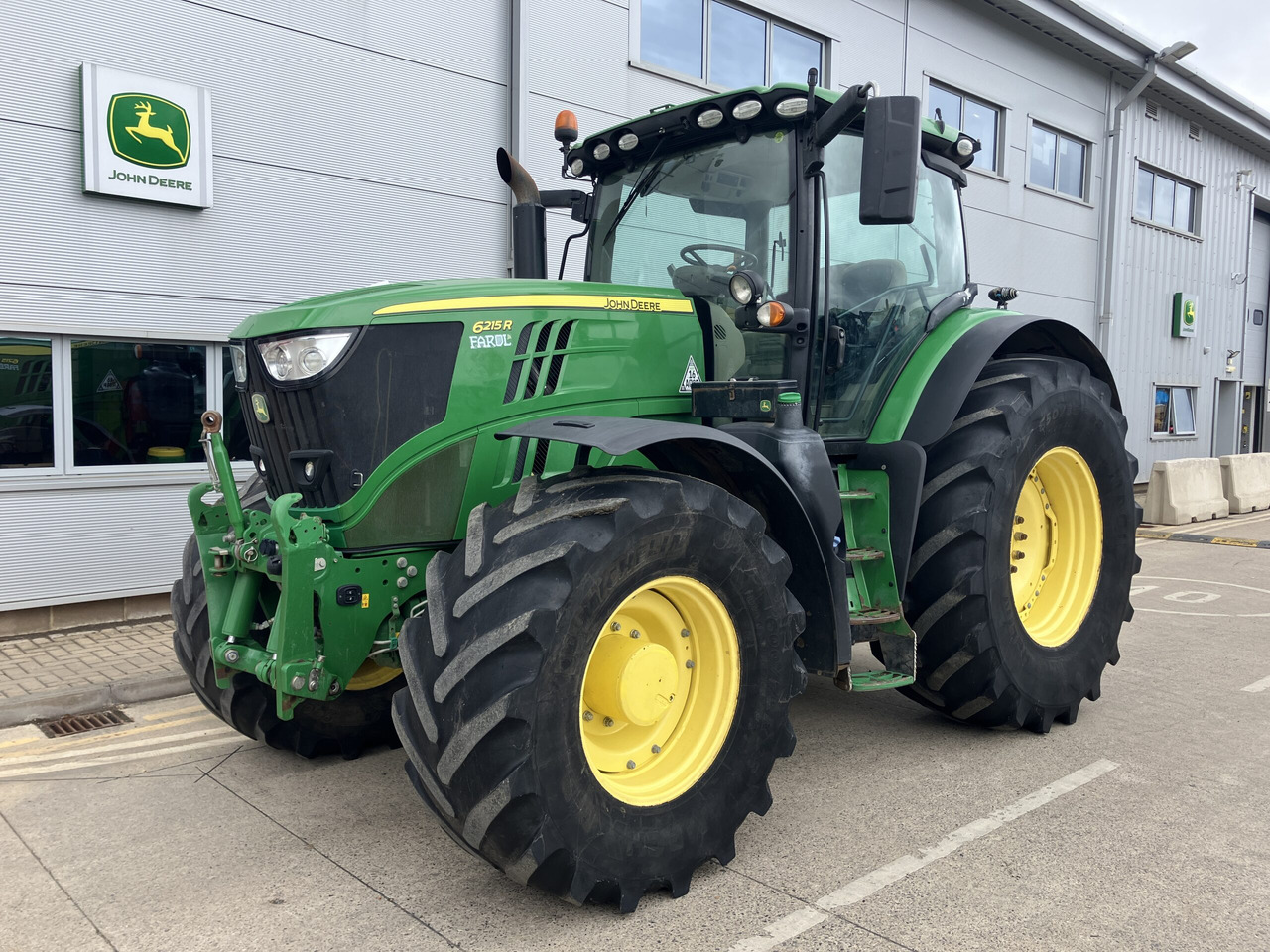 John Deere 6215R - 拖拉机:图1 John Deere 6215R - 拖拉机:图1