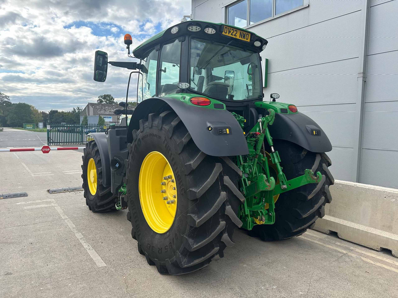 John Deere 6215R - 拖拉机:图3 John Deere 6215R - 拖拉机:图3