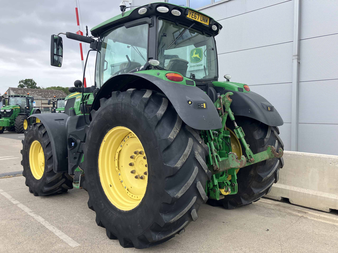 John Deere 6215R - 拖拉机:图3 John Deere 6215R - 拖拉机:图3