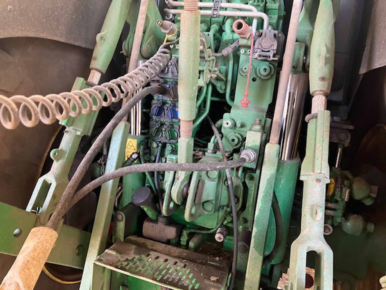 John Deere 6215R - 拖拉机:图3 John Deere 6215R - 拖拉机:图3