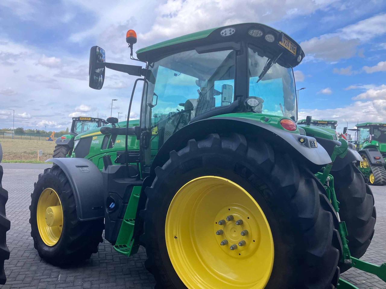 John Deere 6R 155 - 拖拉机:图3 John Deere 6R 155 - 拖拉机:图3