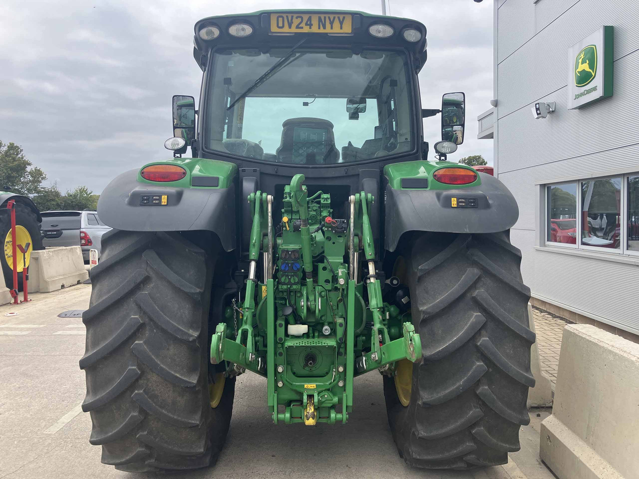 John Deere 6R 155 - 拖拉机:图4 John Deere 6R 155 - 拖拉机:图4