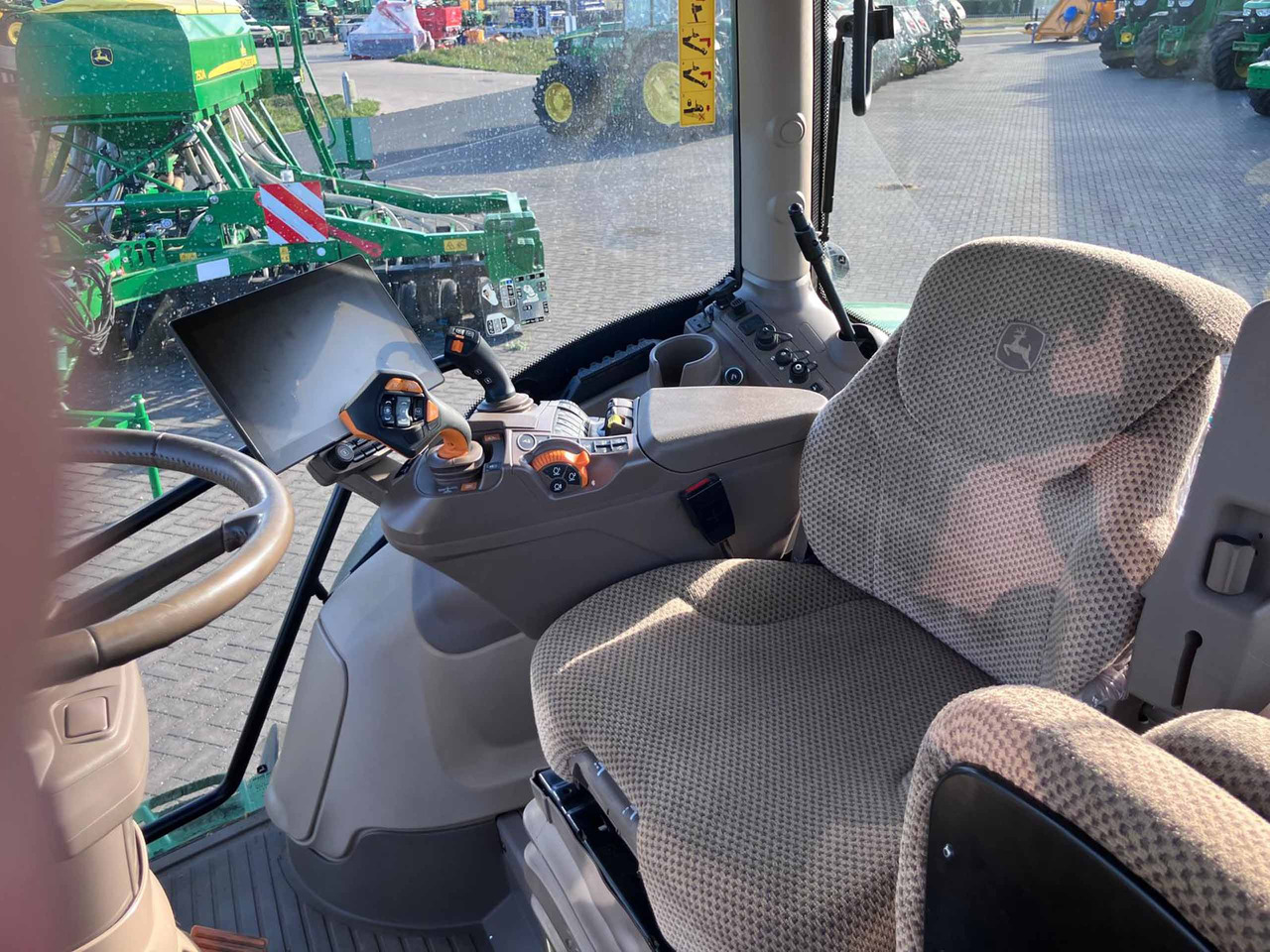 John Deere 6R 155 - 拖拉机:图4 John Deere 6R 155 - 拖拉机:图4