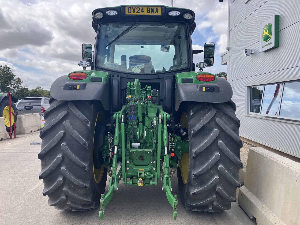 John Deere 6R 155 - 拖拉机:图4 John Deere 6R 155 - 拖拉机:图4
