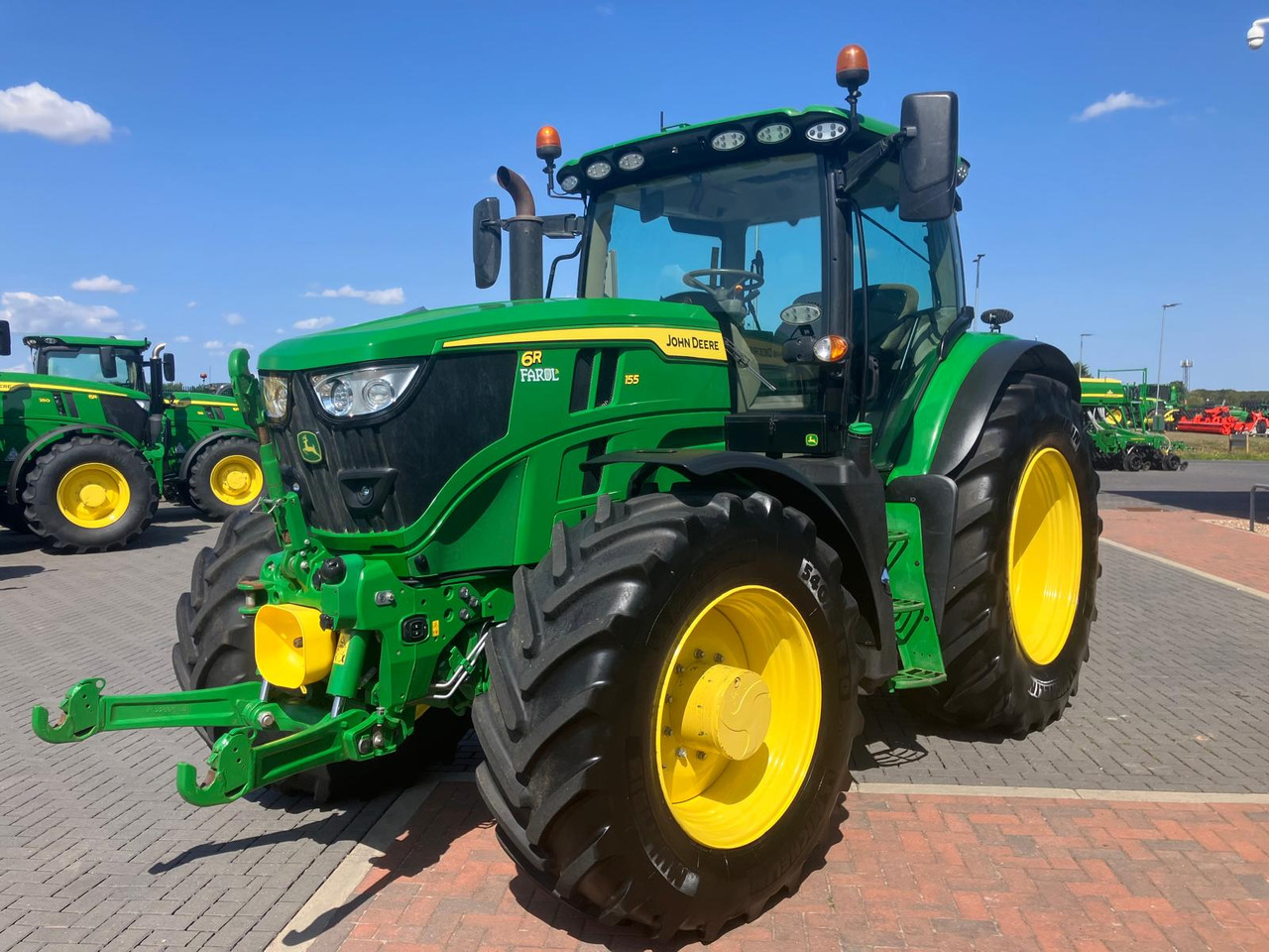 John Deere 6R 155 - 拖拉机:图1 John Deere 6R 155 - 拖拉机:图1
