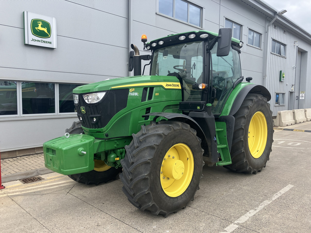 John Deere 6R 155 - 拖拉机:图1 John Deere 6R 155 - 拖拉机:图1