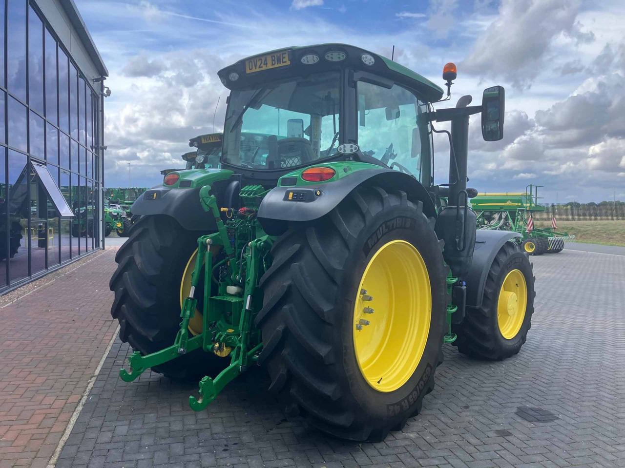 John Deere 6R 155 - 拖拉机:图4 John Deere 6R 155 - 拖拉机:图4