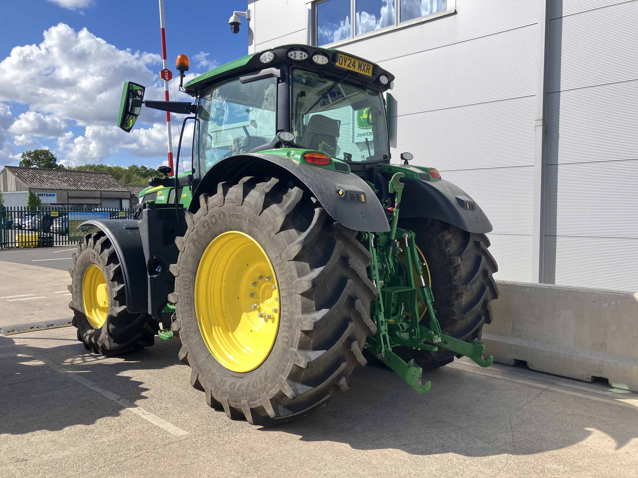 John Deere 6R 215 - 拖拉机:图3 John Deere 6R 215 - 拖拉机:图3