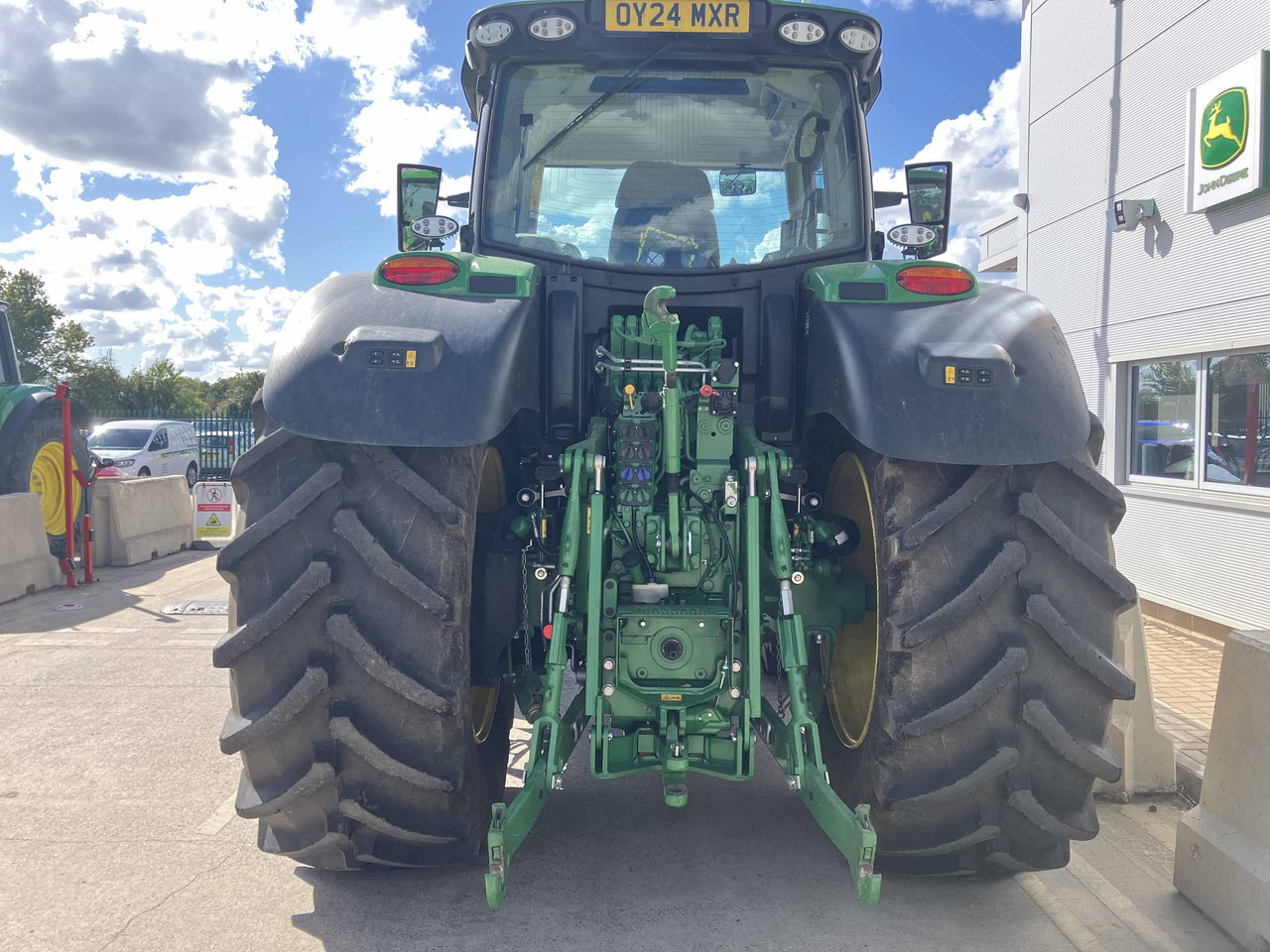 John Deere 6R 215 - 拖拉机:图4 John Deere 6R 215 - 拖拉机:图4