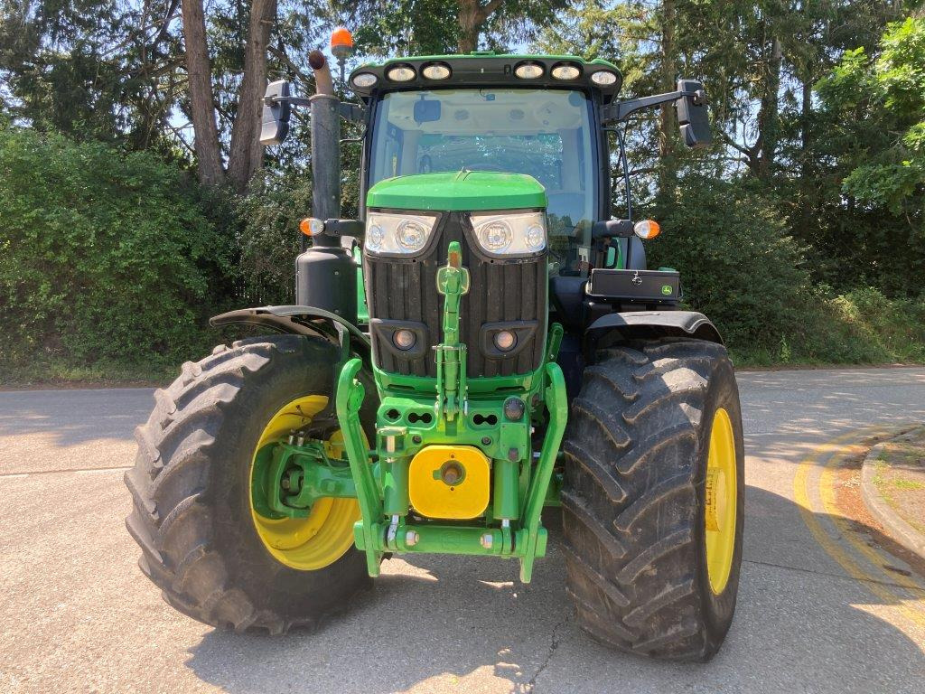 John Deere 6R 215 - 拖拉机:图1 John Deere 6R 215 - 拖拉机:图1