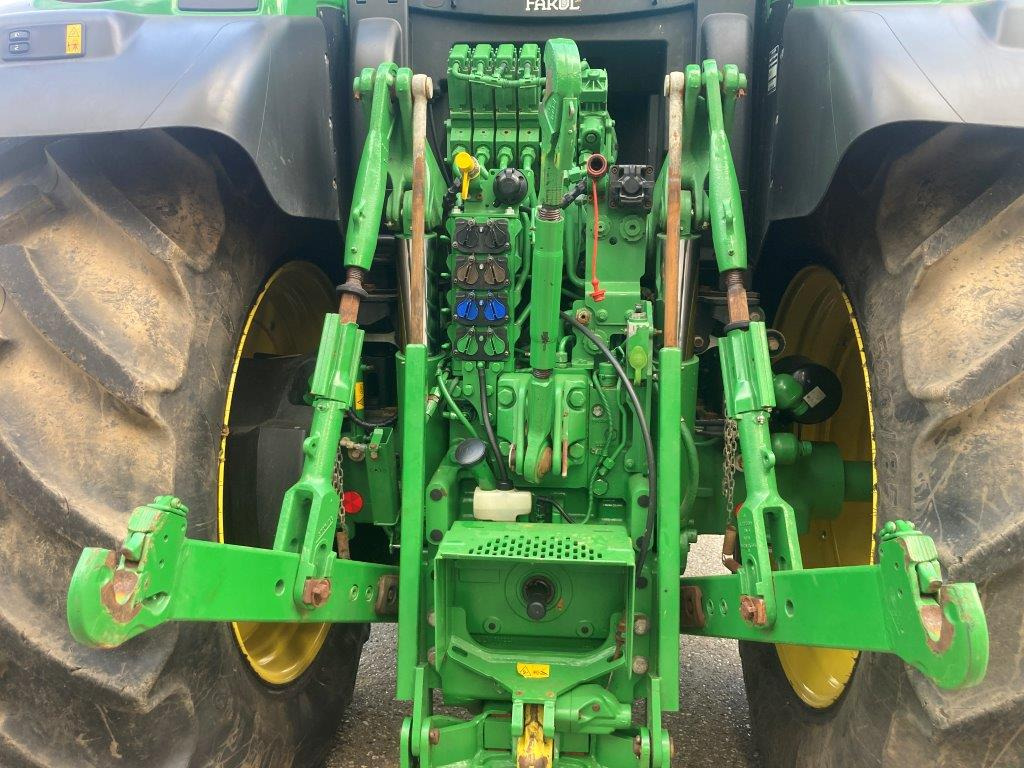 John Deere 6R 215 - 拖拉机:图5 John Deere 6R 215 - 拖拉机:图5