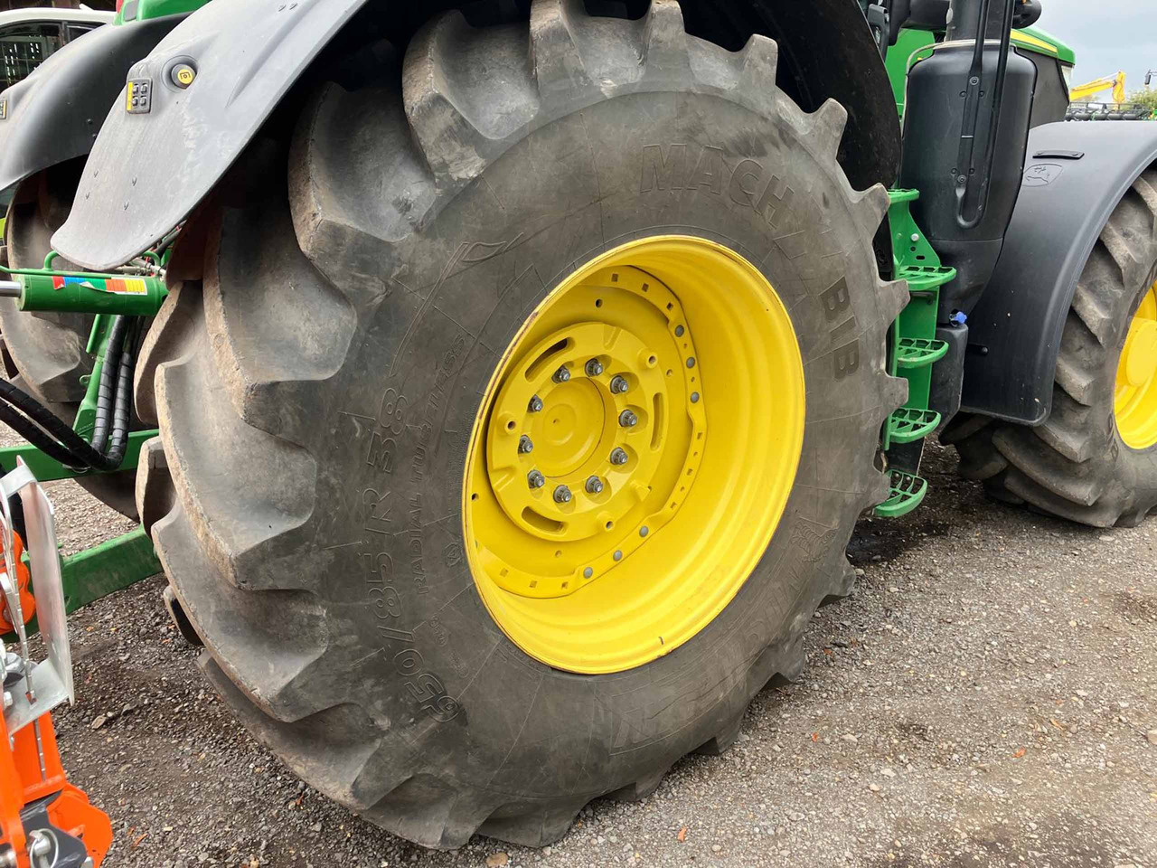 John Deere 6R 215 - 拖拉机:图5 John Deere 6R 215 - 拖拉机:图5