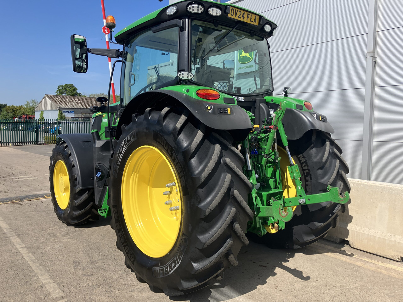 John Deere 6R155 - 拖拉机:图3 John Deere 6R155 - 拖拉机:图3