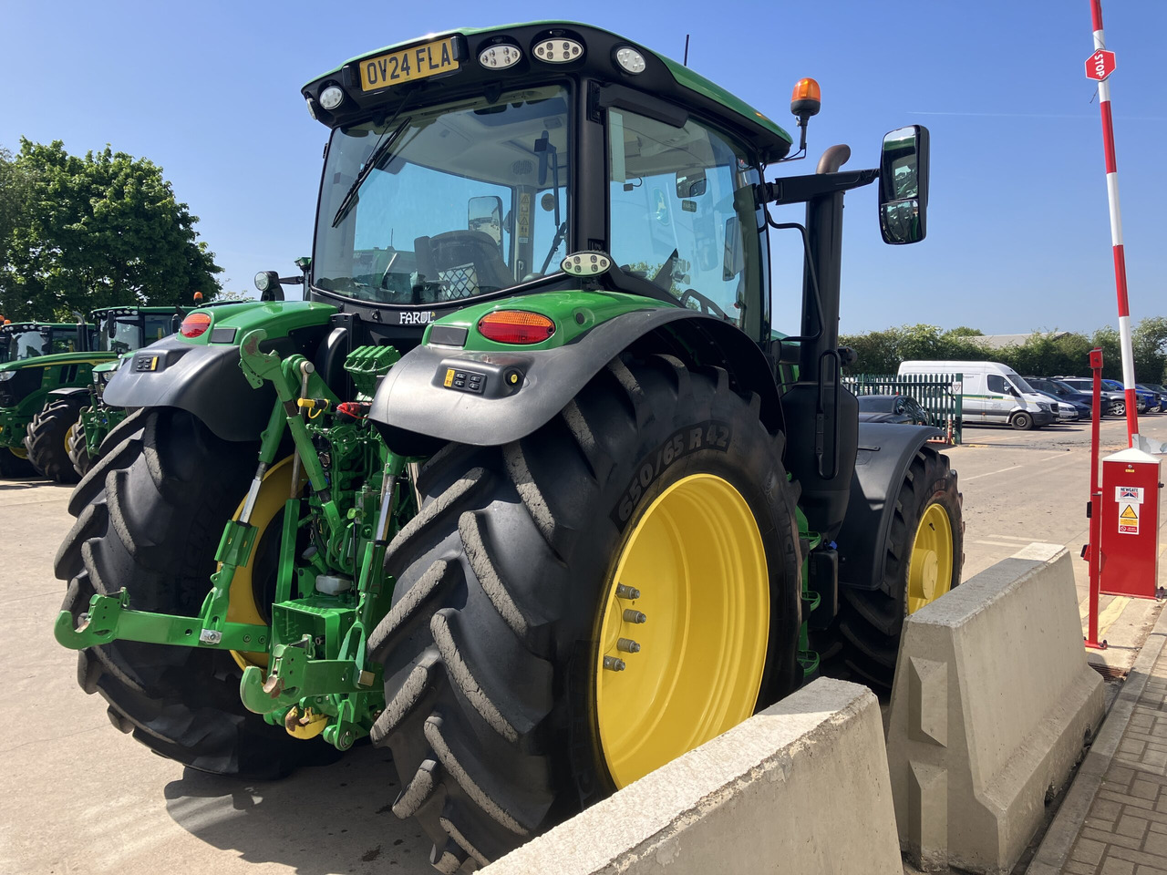 John Deere 6R155 - 拖拉机:图5 John Deere 6R155 - 拖拉机:图5