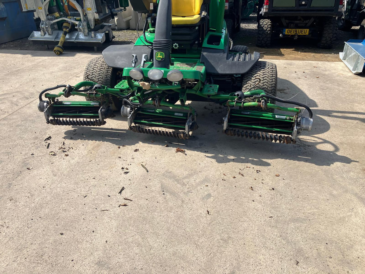 John Deere 7500AE fairway mower - 园林割草机:图2 John Deere 7500AE fairway mower - 园林割草机:图2