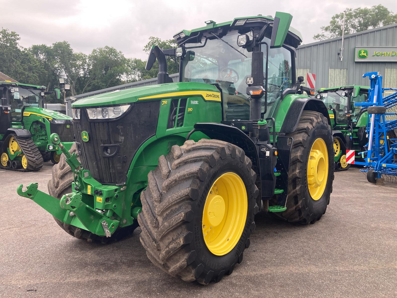 John Deere 7R 310 - 拖拉机:图1 John Deere 7R 310 - 拖拉机:图1